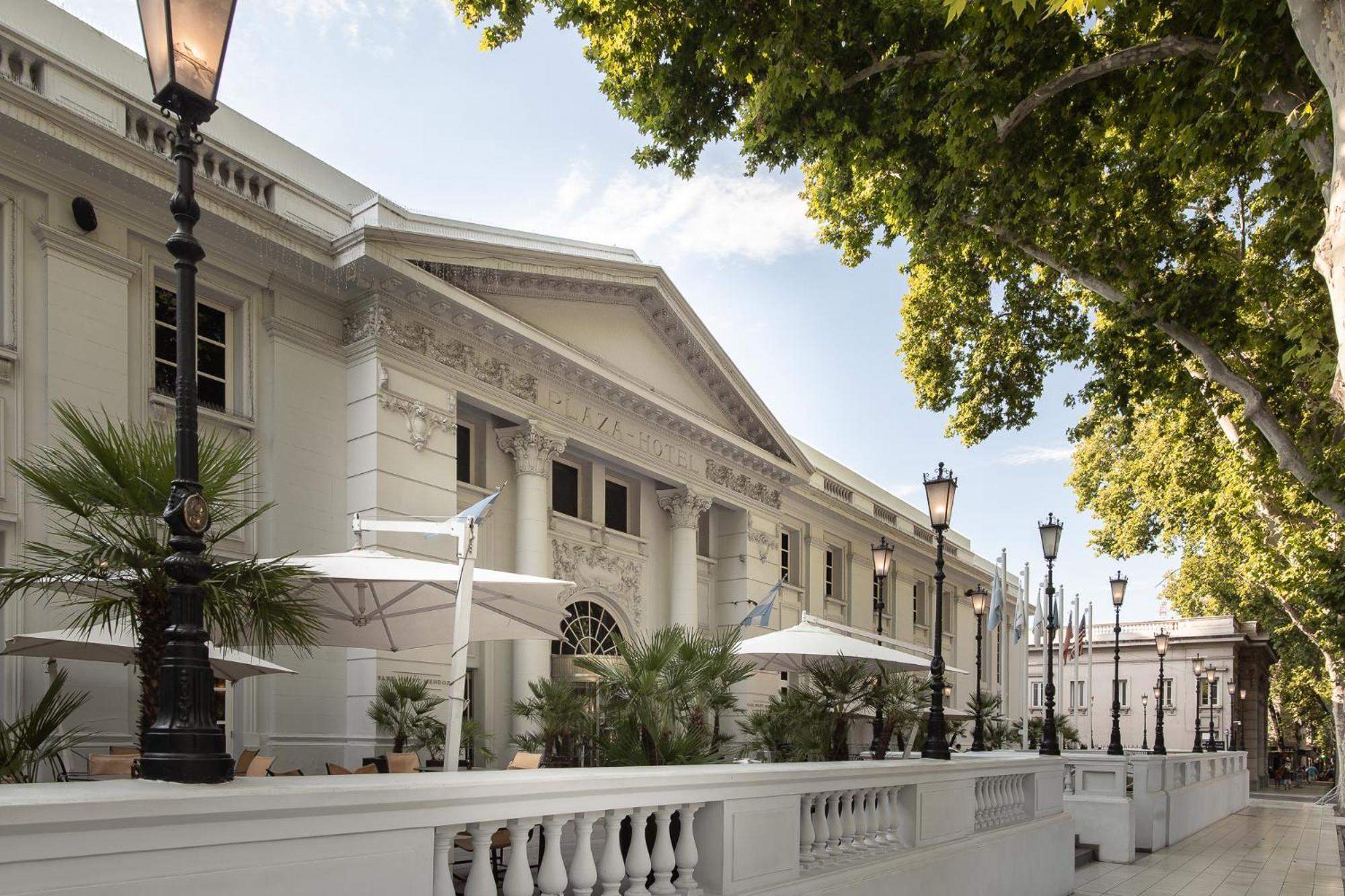 Park Hyatt Mendoza Hotel, Casino & Spa Екстериор снимка The exterior of the Los Angeles County Museum of Art