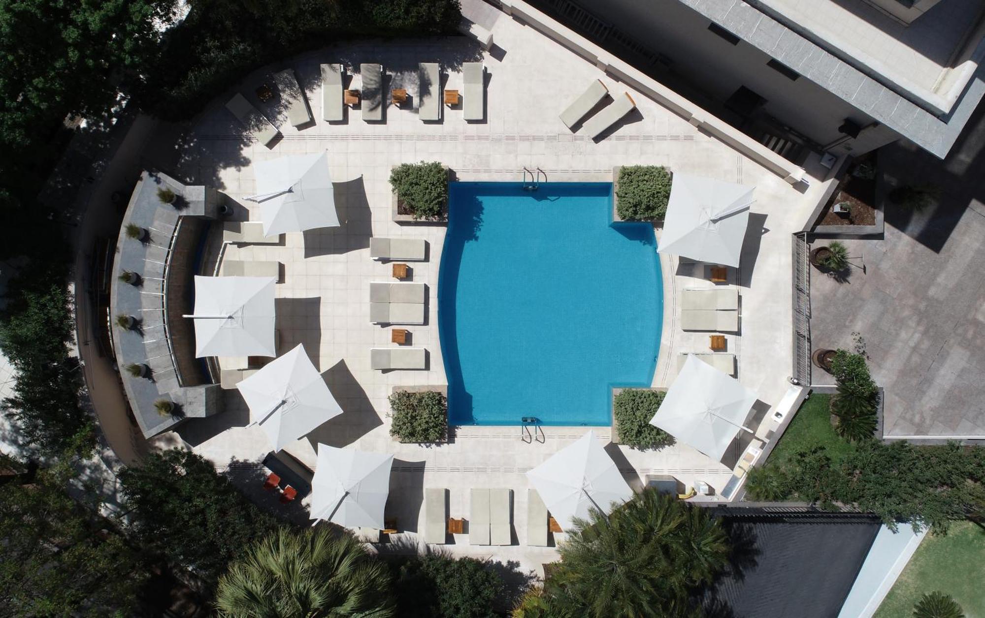 Park Hyatt Mendoza Hotel, Casino & Spa Екстериор снимка Aerial view of the pool